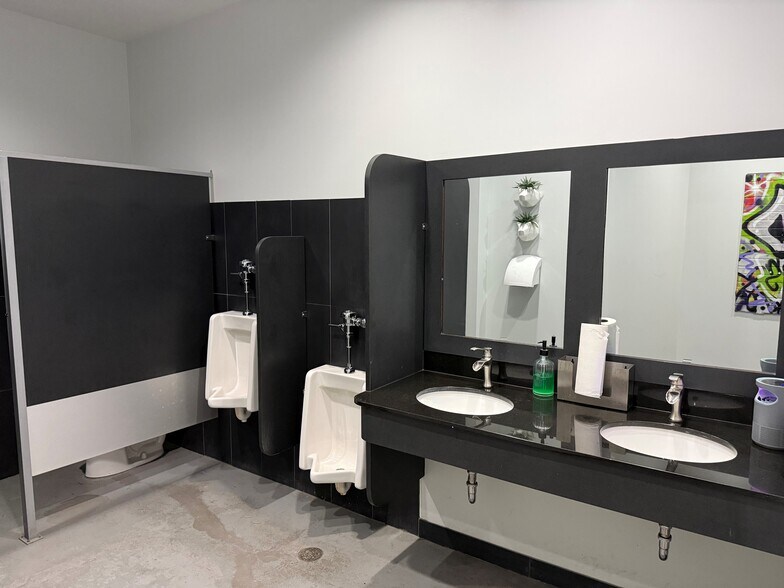 More Photos Of 3515 W Grand Ave, Chicago Land For Sale