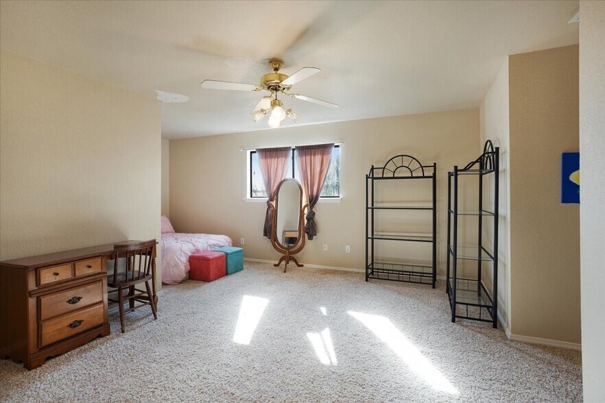 More Photos Of 1150 Platter Cutoff Rd, Calera Flex For Sale