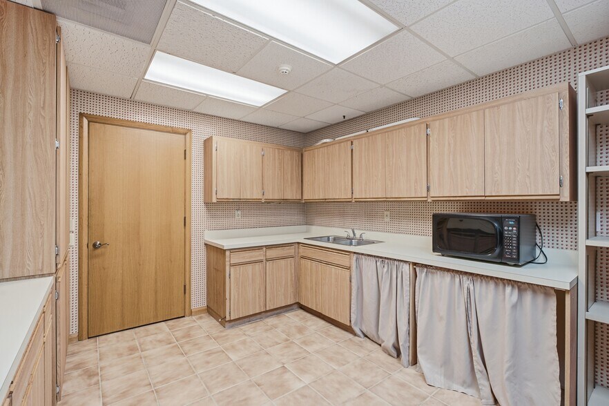More Photos Of 900 SE Ocean Blvd, Stuart Medical For Sale