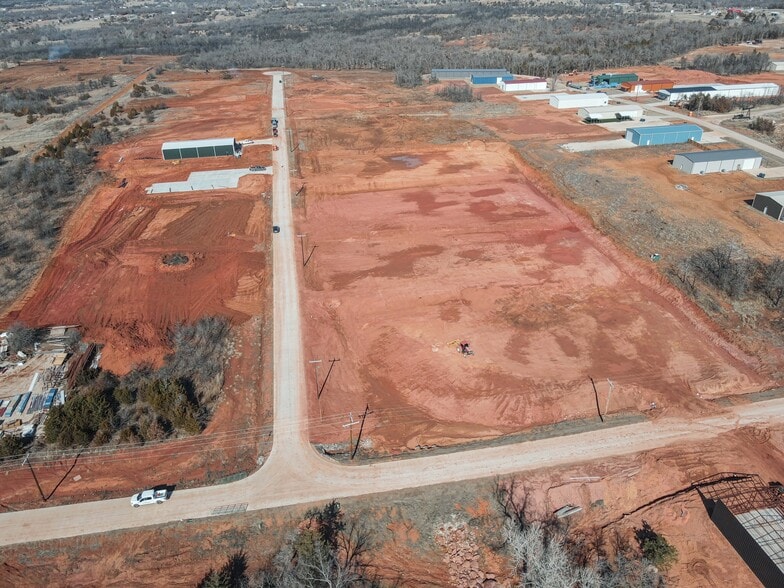 More Photos Of 451 Koloa Ave, Edmond Manufacturing For Sale