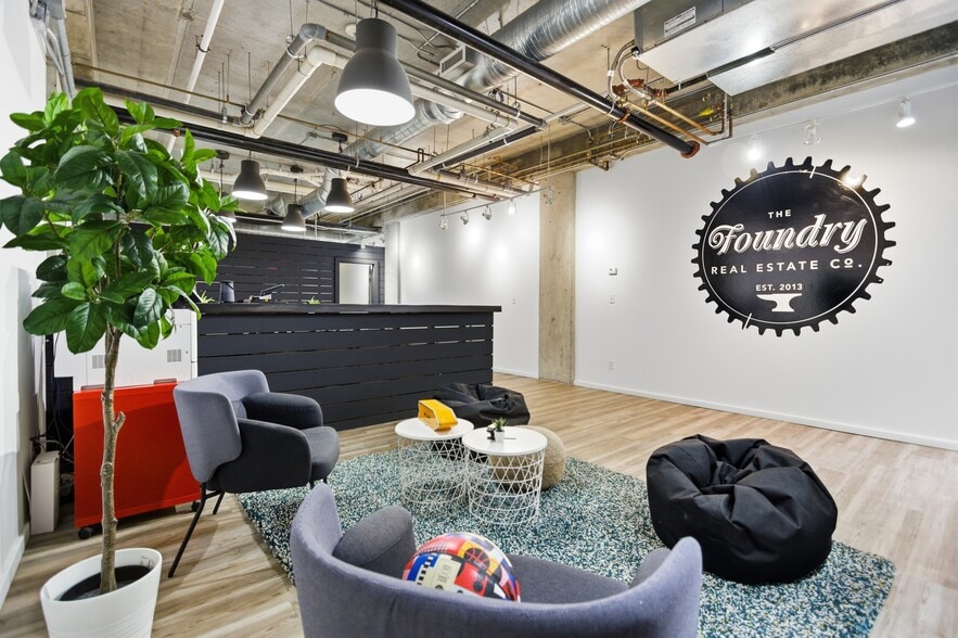 More Photos Of 9411 98 Av NW, Edmonton Office For Sale