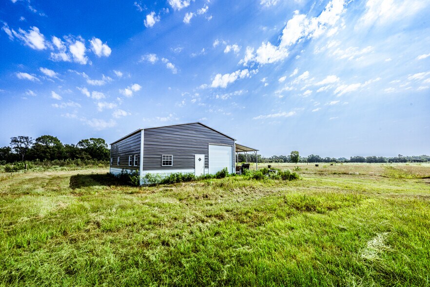 More Photos Of 3585 AN County Road 2701, Tennessee Colony Specialty For Sale