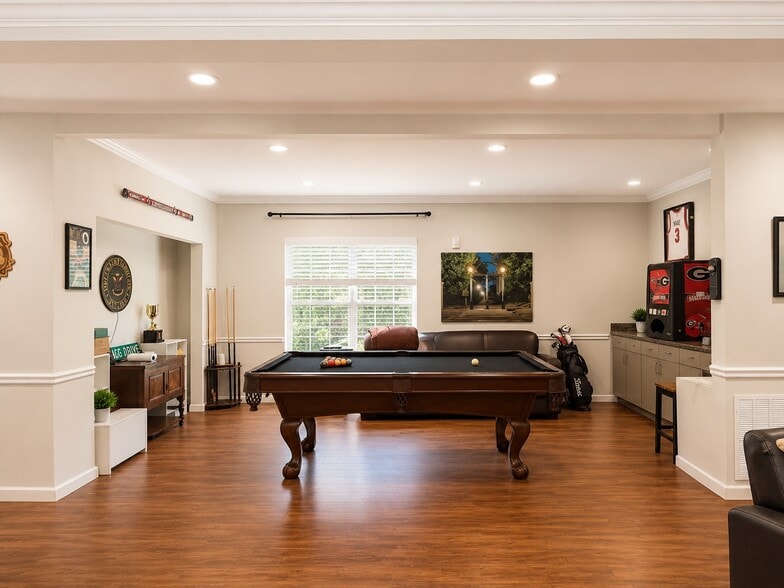 More Photos Of 250 Carriage Ct, Athens Sorority Fraternity House For Sale