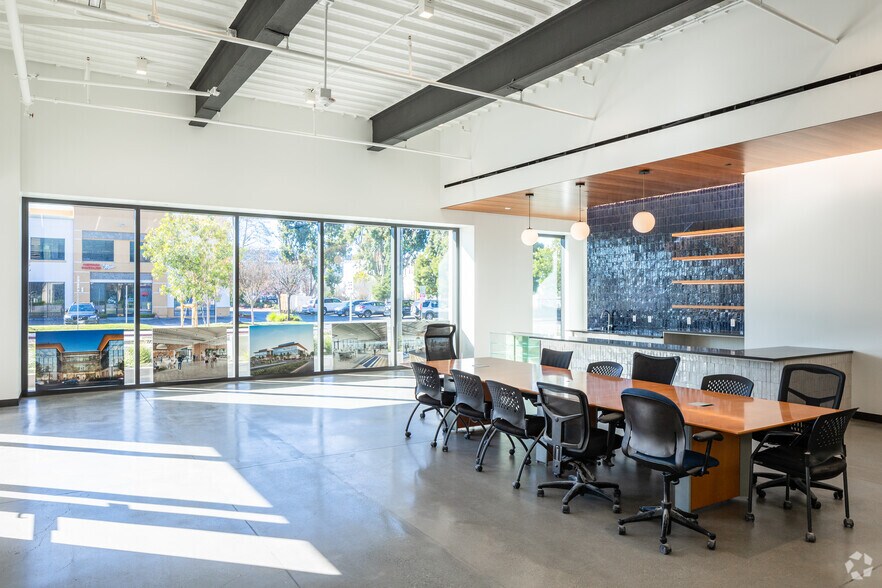 More Photos Of 1091 Industrial Rd, San Carlos Research And Development For Lease