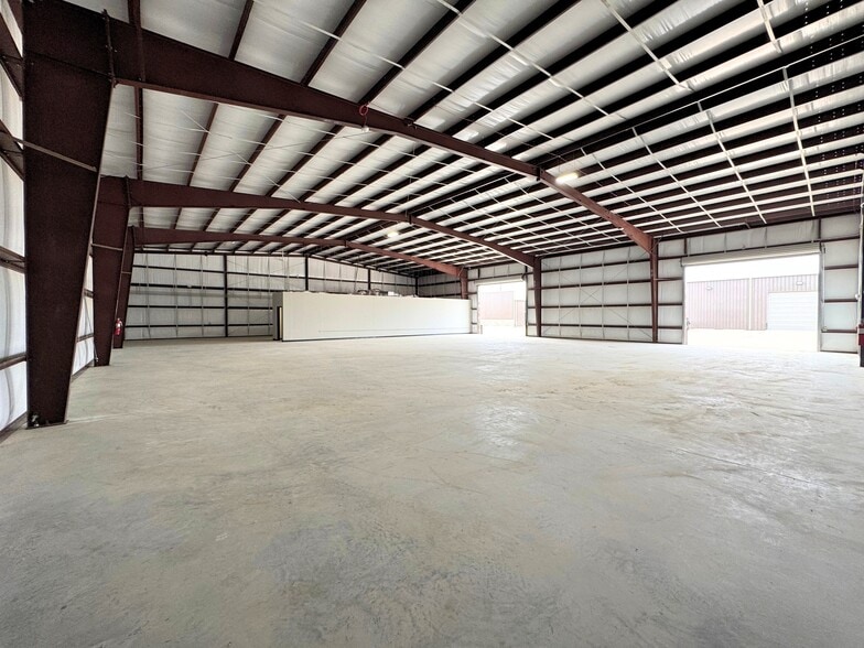 More Photos Of 22810 Hufsmith Kohrville Rd, Tomball Manufacturing For Lease