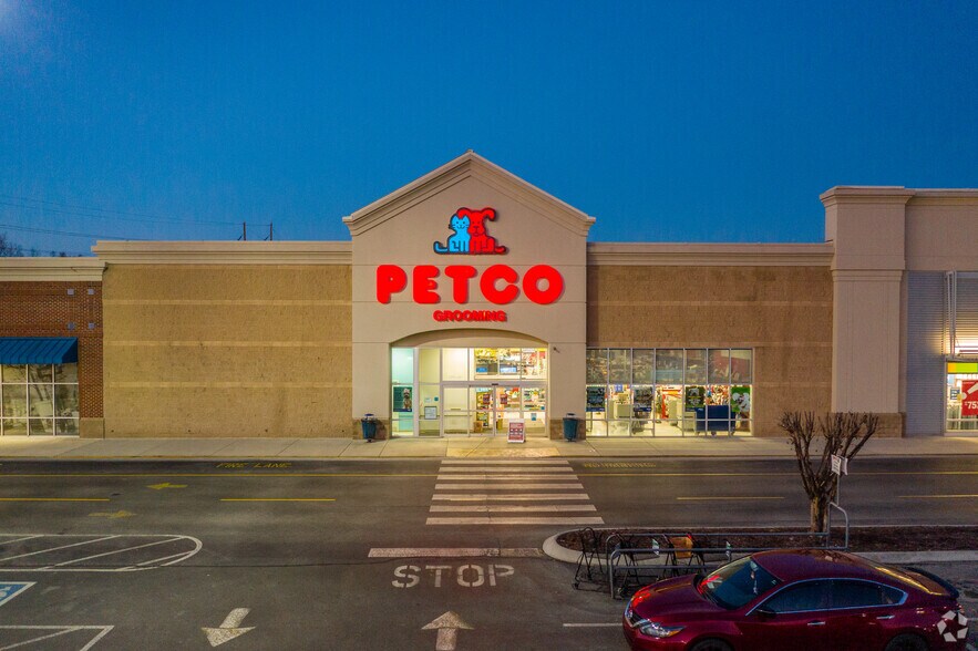 More Photos Of 377 W Jackson St, Cookeville Unknown For Lease