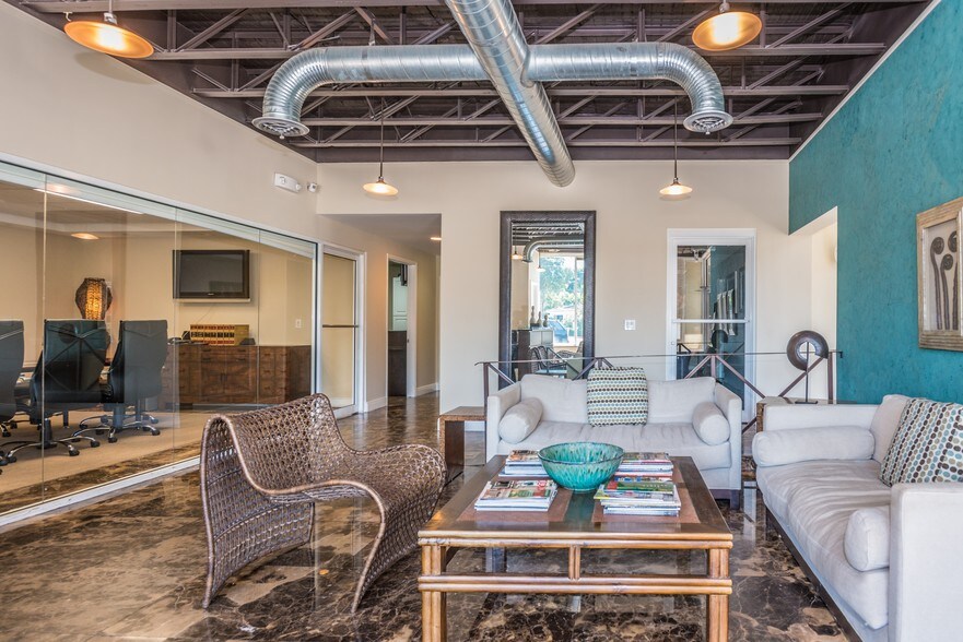 More Photos Of 255 University Dr, Coral Gables Medical For Lease