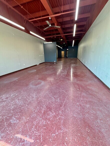 More Photos Of 1929-1961 S Bridge St, Yorkville Unknown For Lease