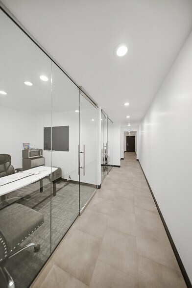 More Photos Of 526 N 400 W, North Salt Lake Office For Sale