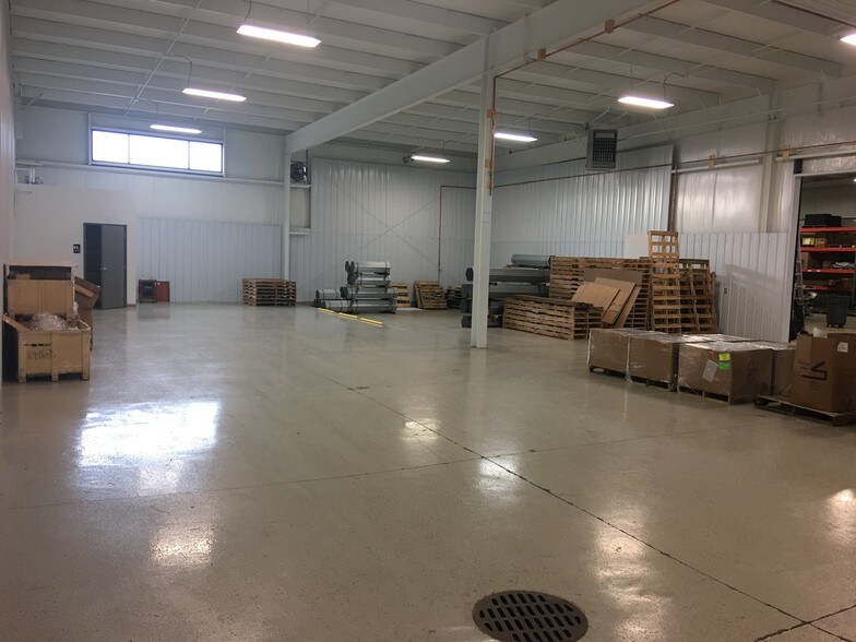 More Photos Of 2236 112th Ave, Holland Warehouse For Lease