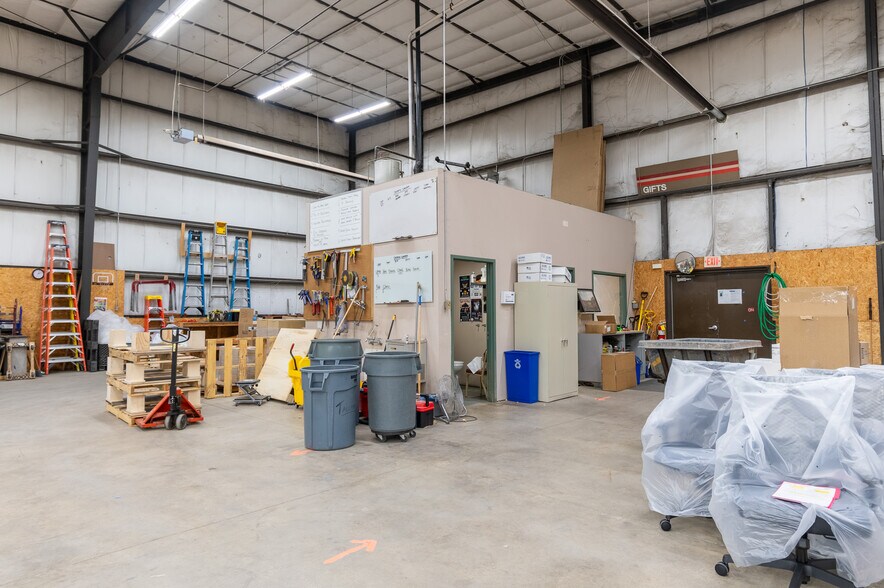 More Photos Of 218 2nd St, Coralville Flex For Sale