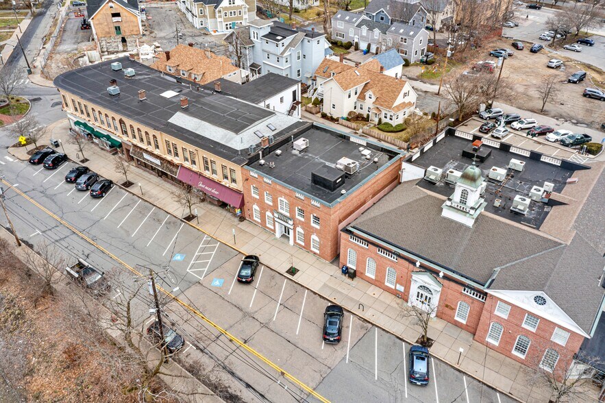 More Photos Of 319 Auburn St, Newton Medical For Lease