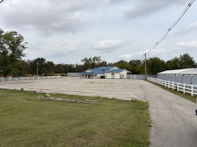 More Photos Of 1302 Old Elizabethtown Rd, Hodgenville Flex For Sale