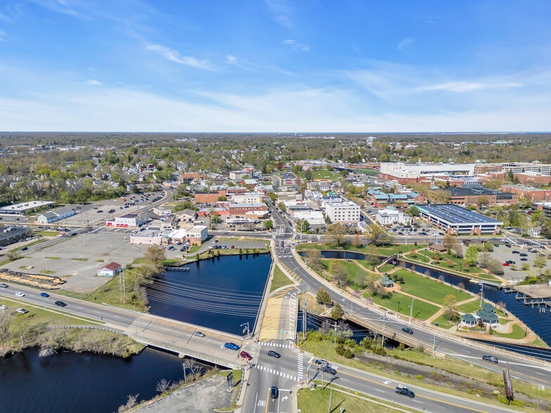 More Photos Of 26 Main St, Toms River Office For Sale