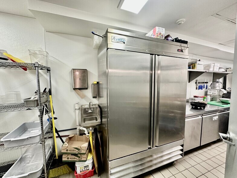 More Photos Of 370-400 Post Rd E, Westport General Retail For Lease