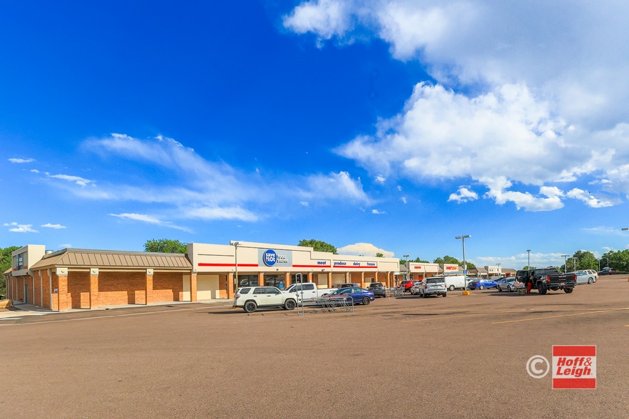 More Photos Of 405-525 S Circle Dr, Colorado Springs Unknown For Lease