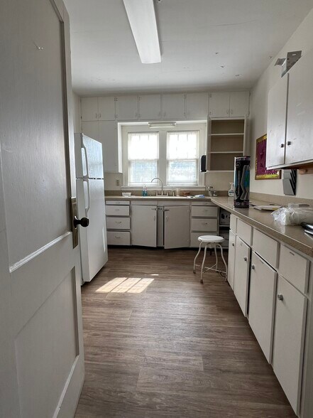 More Photos Of 307 Cottage Ave, Anderson Office For Sale