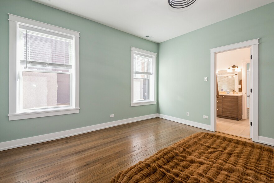 More Photos Of 1535 W Estes Ave, Chicago Multifamily For Sale