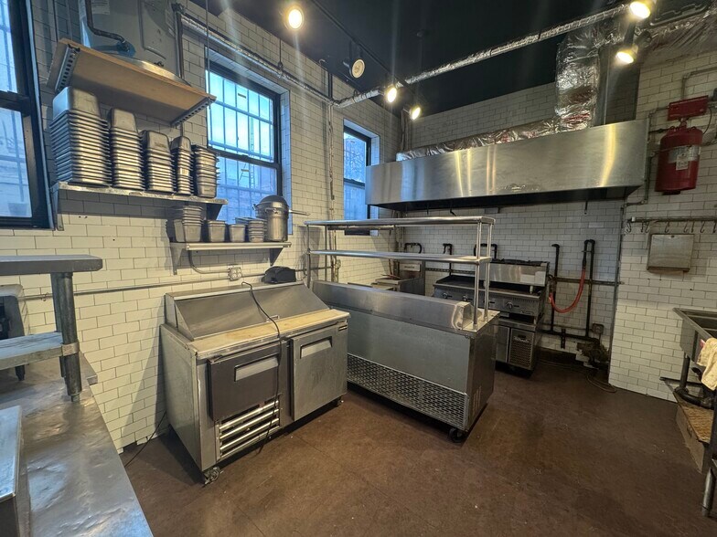 More Photos Of 313 Knickerbocker Ave, Brooklyn Apartments For Lease