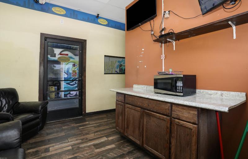 More Photos Of 13730 Livernois Ave, Detroit General Retail For Sale