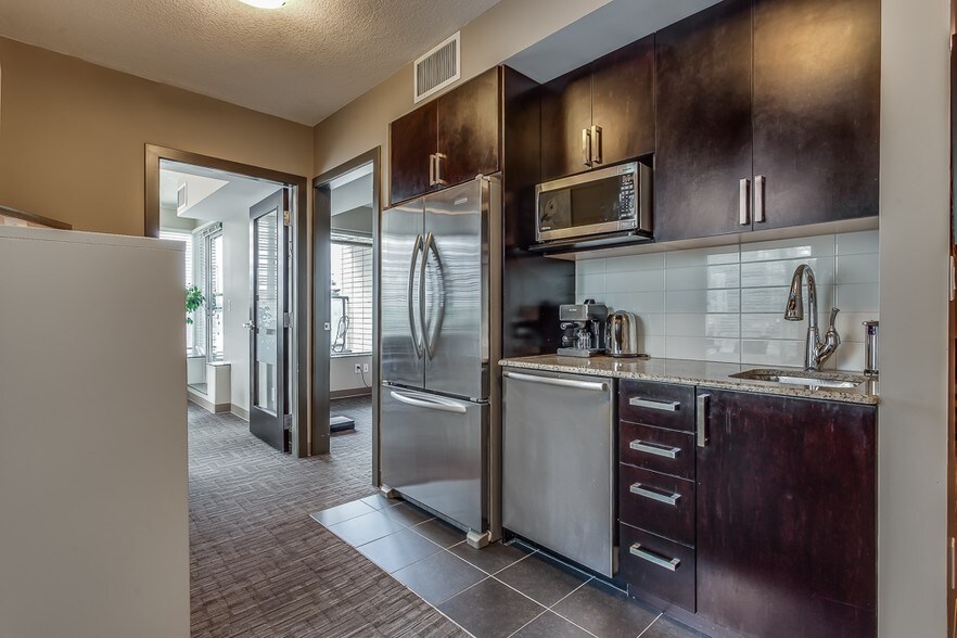 More Photos Of 888 4th Ave SW, Calgary Office For Sale