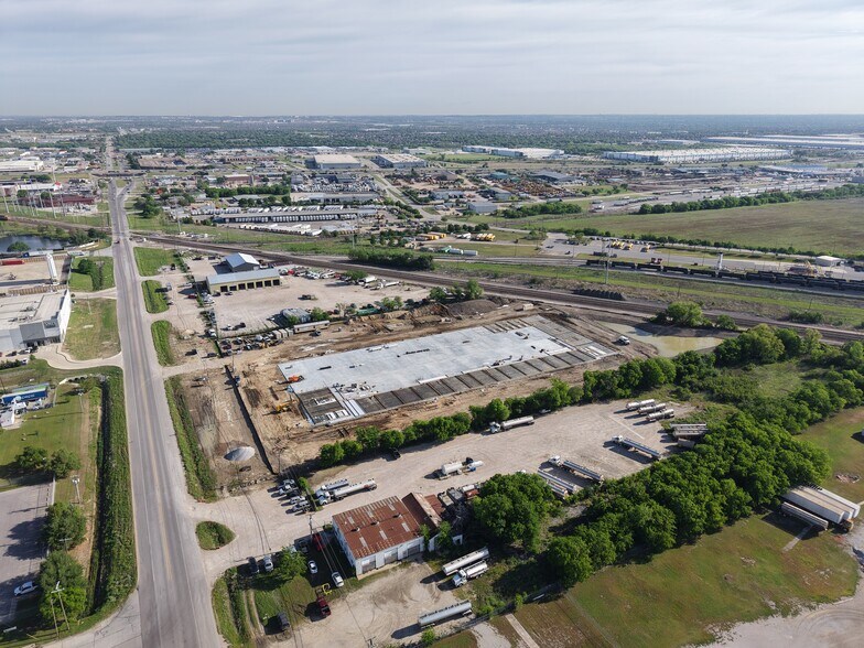 More Photos Of 5260 Blue Mound Rd, Fort Worth Industrial For Sale