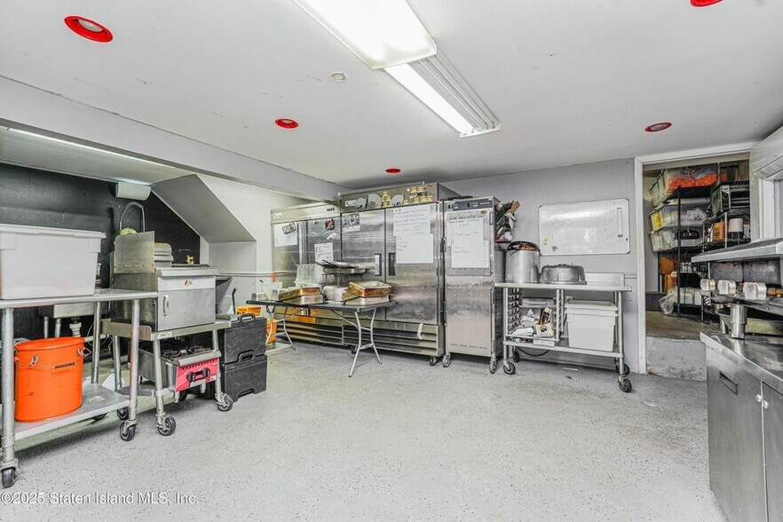 More Photos Of 587 Bay St, Staten Island Storefront Retail Residential For Sale