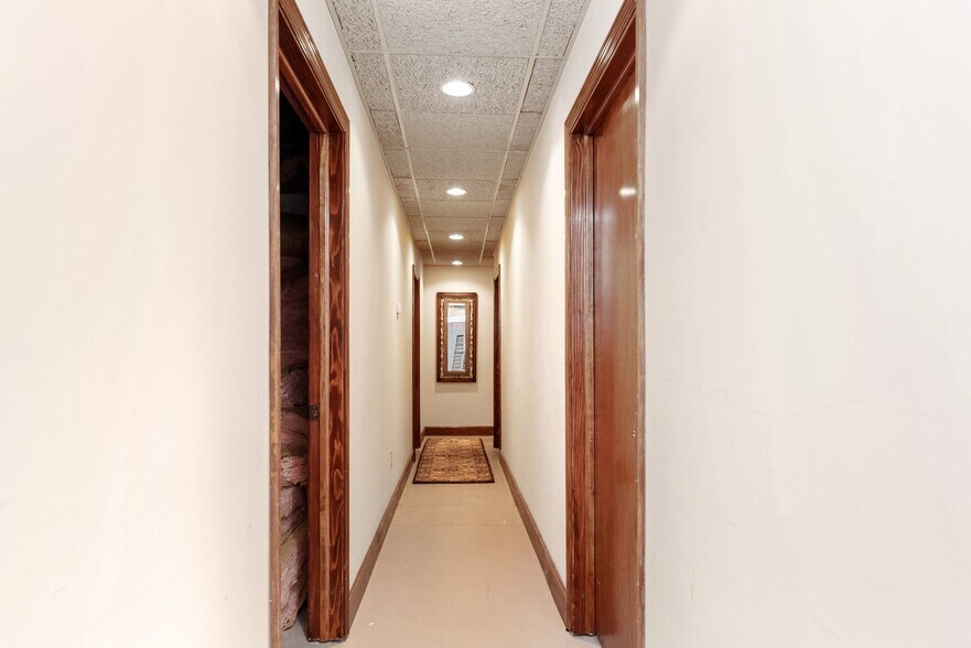 More Photos Of 470 Tucker Dr, Maysville Storefront Retail Office For Sale