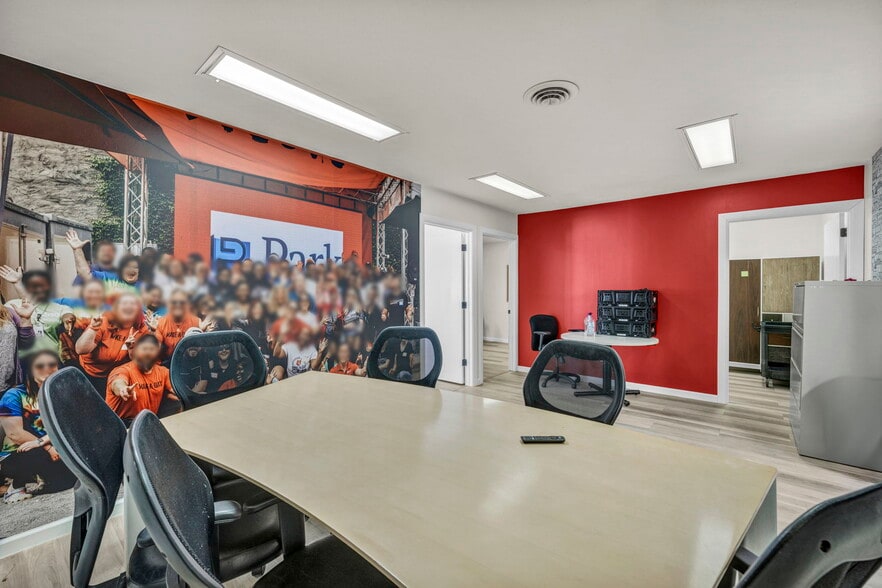 More Photos Of 1824 E Broad St, Columbus Office Residential For Lease