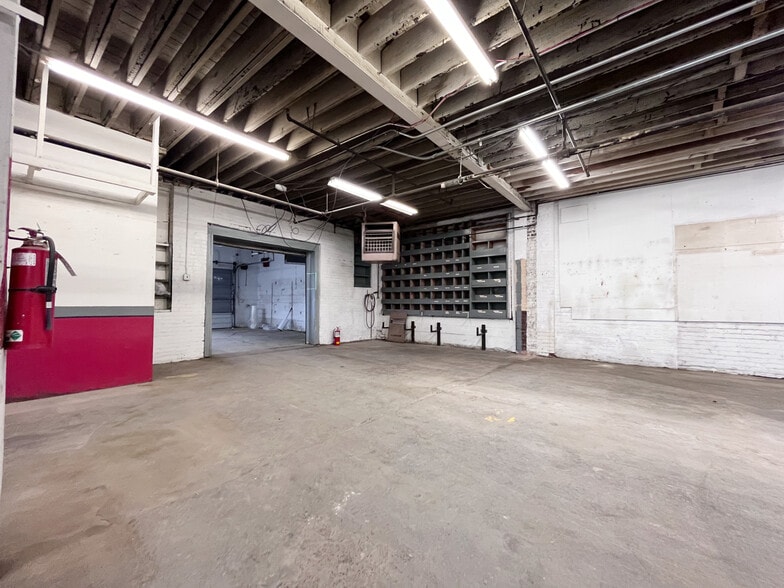 More Photos Of 2004 Leonard Ave, Columbus Warehouse For Sale