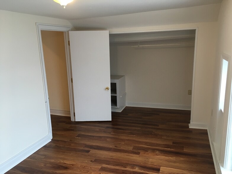 More Photos Of 635 E Bay St, Charleston Office Residential For Lease