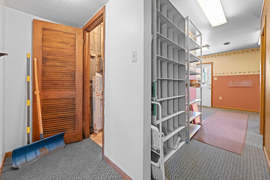 More Photos Of 293 N Ellsworth Ave, Salem Medical For Sale