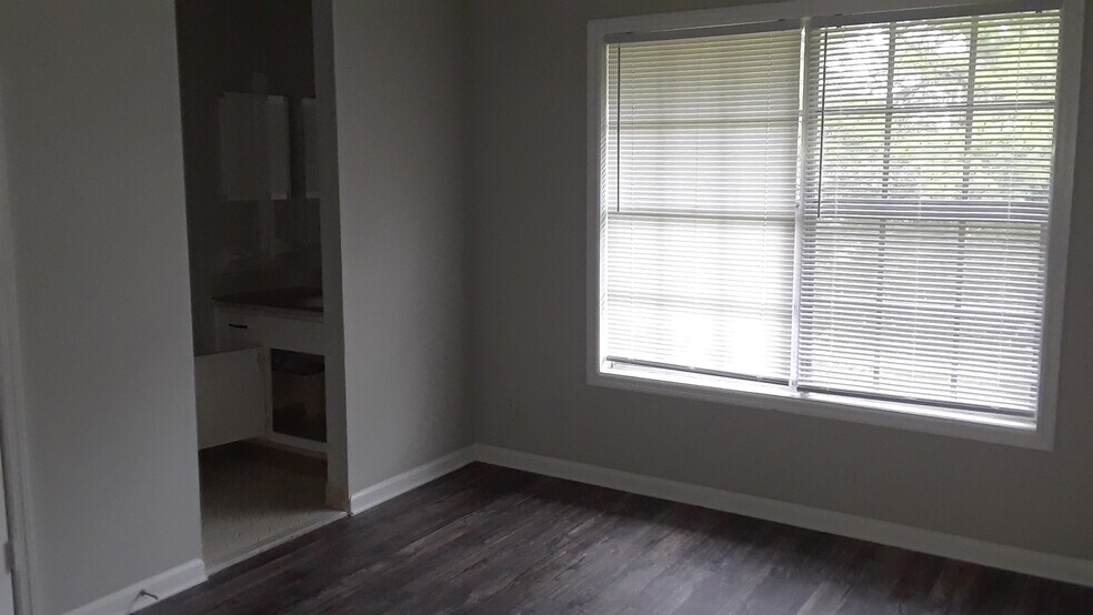 More Photos Of 323 S King Ave, Pine Mountain Apartments For Sale