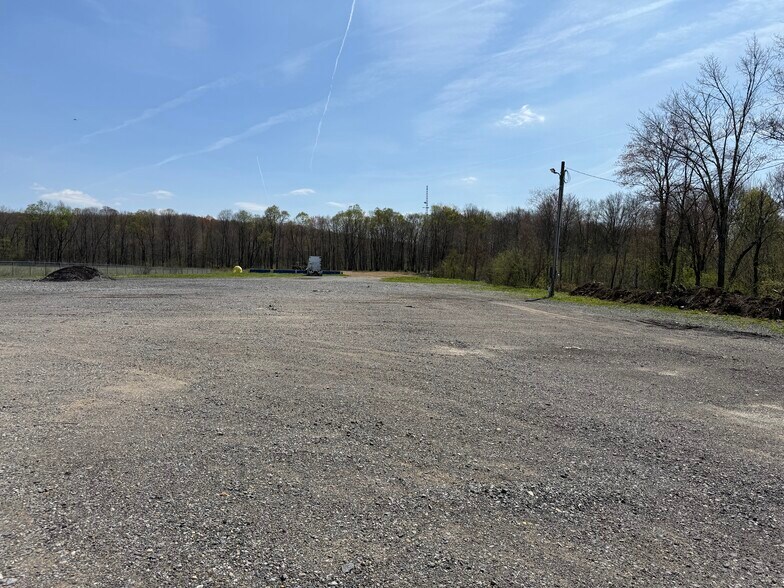 More Photos Of 4881 Pittsburgh Rd, Harrisville Light Distribution For Sale