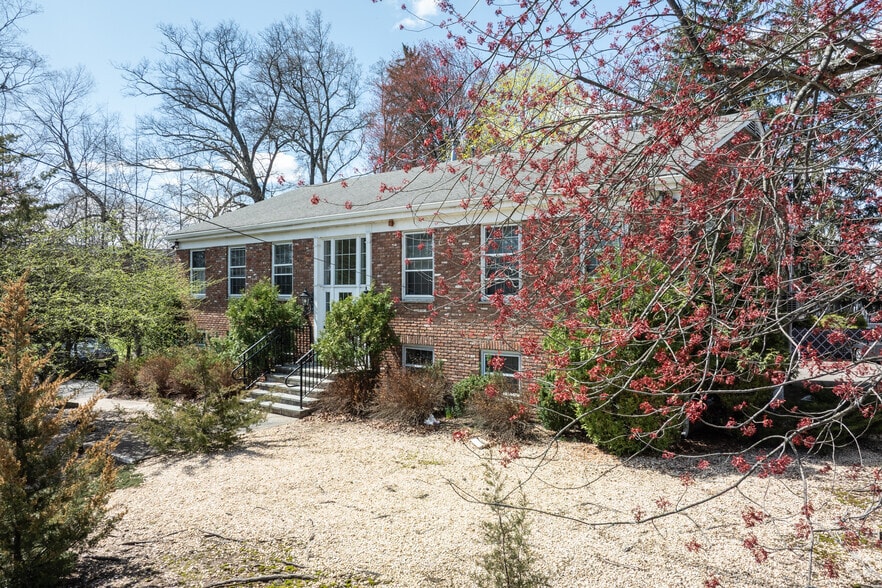 More Photos Of 185 Broadway, Hillsdale Medical For Lease