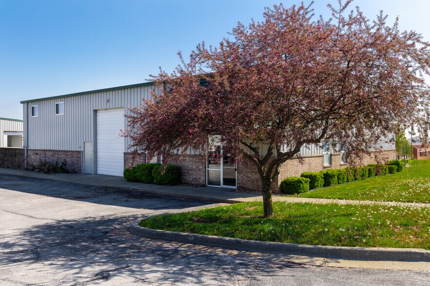 More Photos Of 1050 W Innovation Dr, Kearney Warehouse For Sale