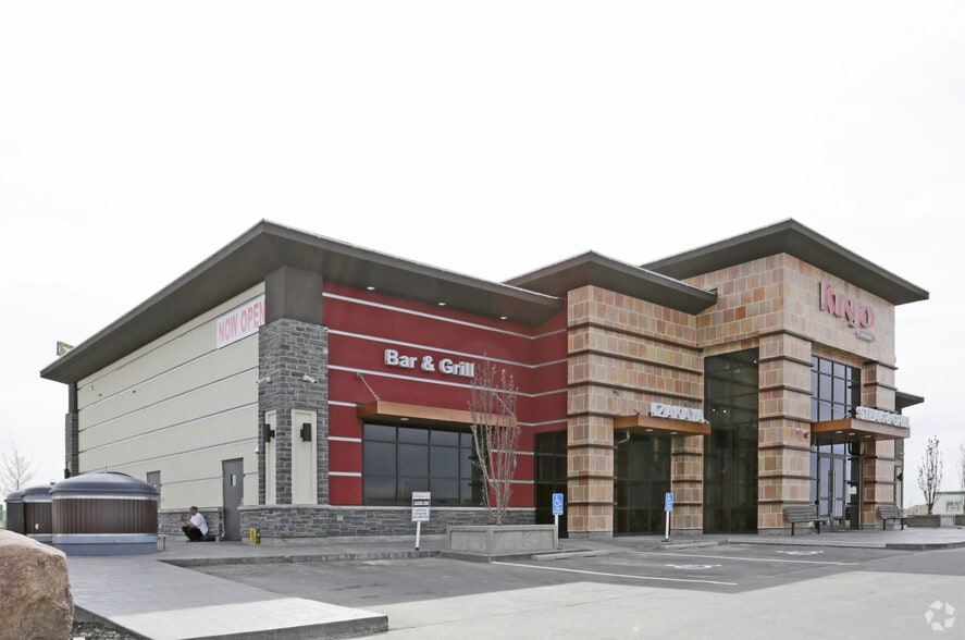 Primary Photo Of 11135 14th St NE, Calgary Restaurant For Lease