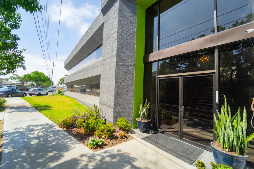 More Photos Of 3940 Hancock St, San Diego Office For Lease