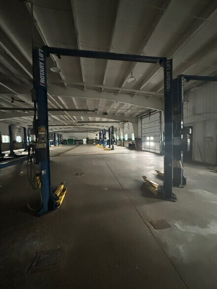 More Photos Of 3861-3870 West Rd, Cortland Auto Dealership For Sale