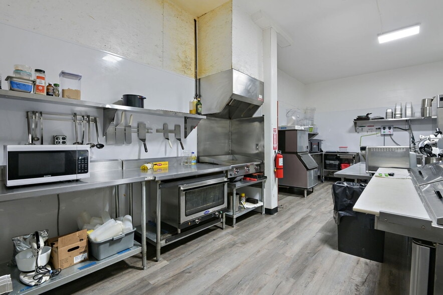 More Photos Of 207 Main Ave, Chewelah Restaurant For Sale