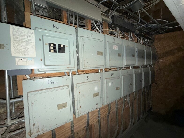 More Photos Of 1328 W Greenfield Ave, Milwaukee Apartments For Sale