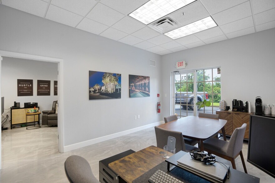 More Photos Of 1867-1881 Porter Lake Dr, Sarasota Warehouse For Sale