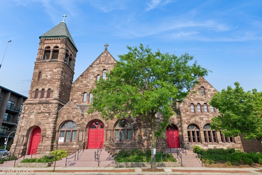 Primary Photo Of 201 S. Ashland Ave. Ave, Chicago Theater Concert Hall For Sale