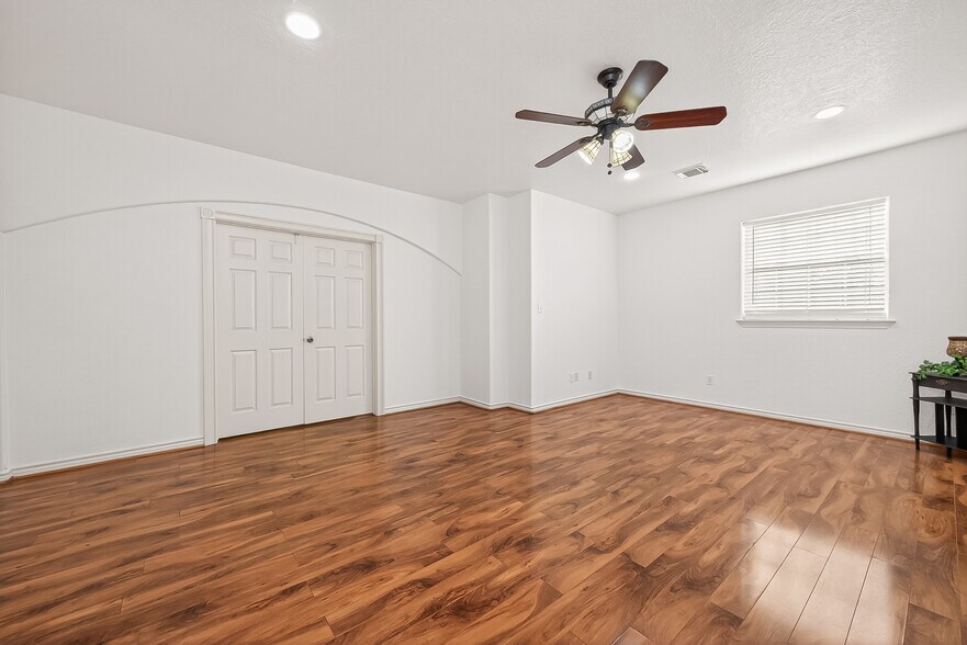 More Photos Of 21832 Rayford Rd, Humble Office For Sale