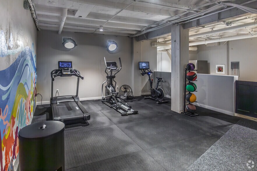 More Photos Of 360 Metal Museum Dr, Memphis Apartments For Sale