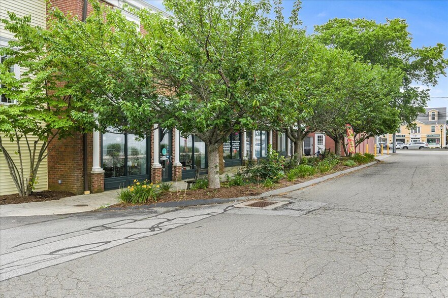 More Photos Of 162-170 Main St, Old Saybrook Storefront Retail Office For Lease