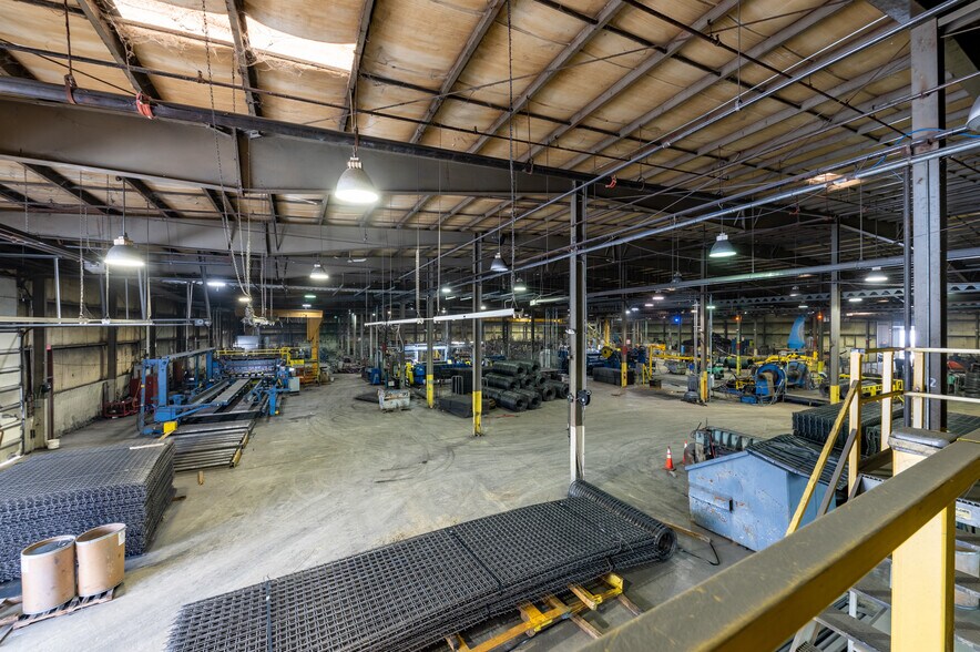 More Photos Of 714 Braddock View Dr, Mount Braddock Warehouse For Lease