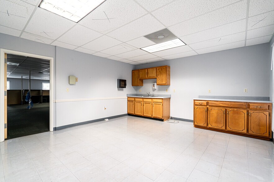 More Photos Of 617 Mulberry St, Elizabethtown Office For Sale