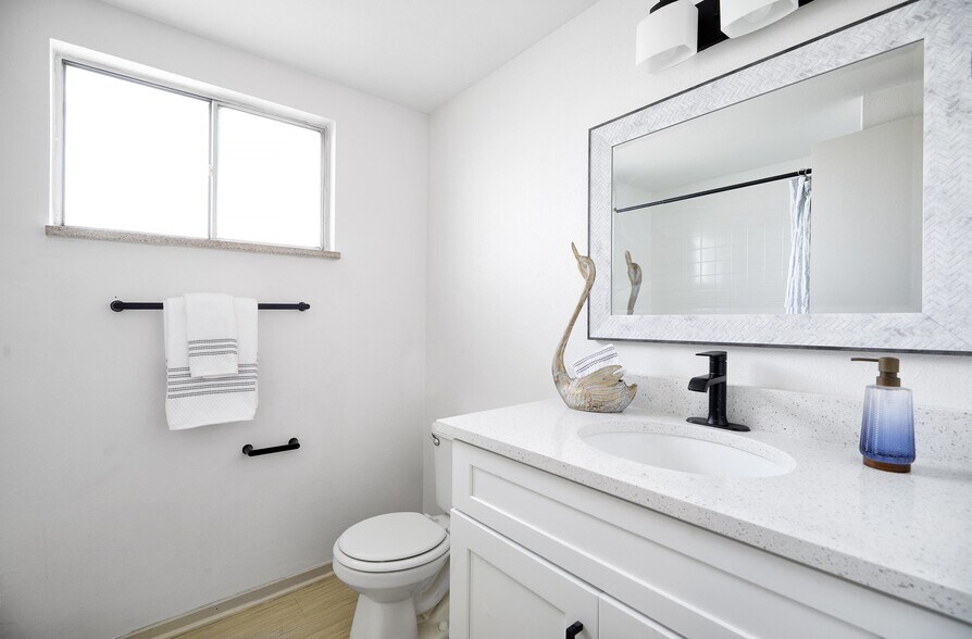 More Photos Of 801 W Prentice Ave, Littleton Apartments For Sale