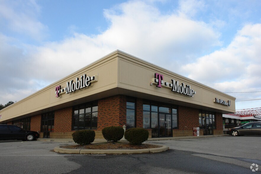 More Photos Of 2241-2243 State St, New Albany Storefront For Sale